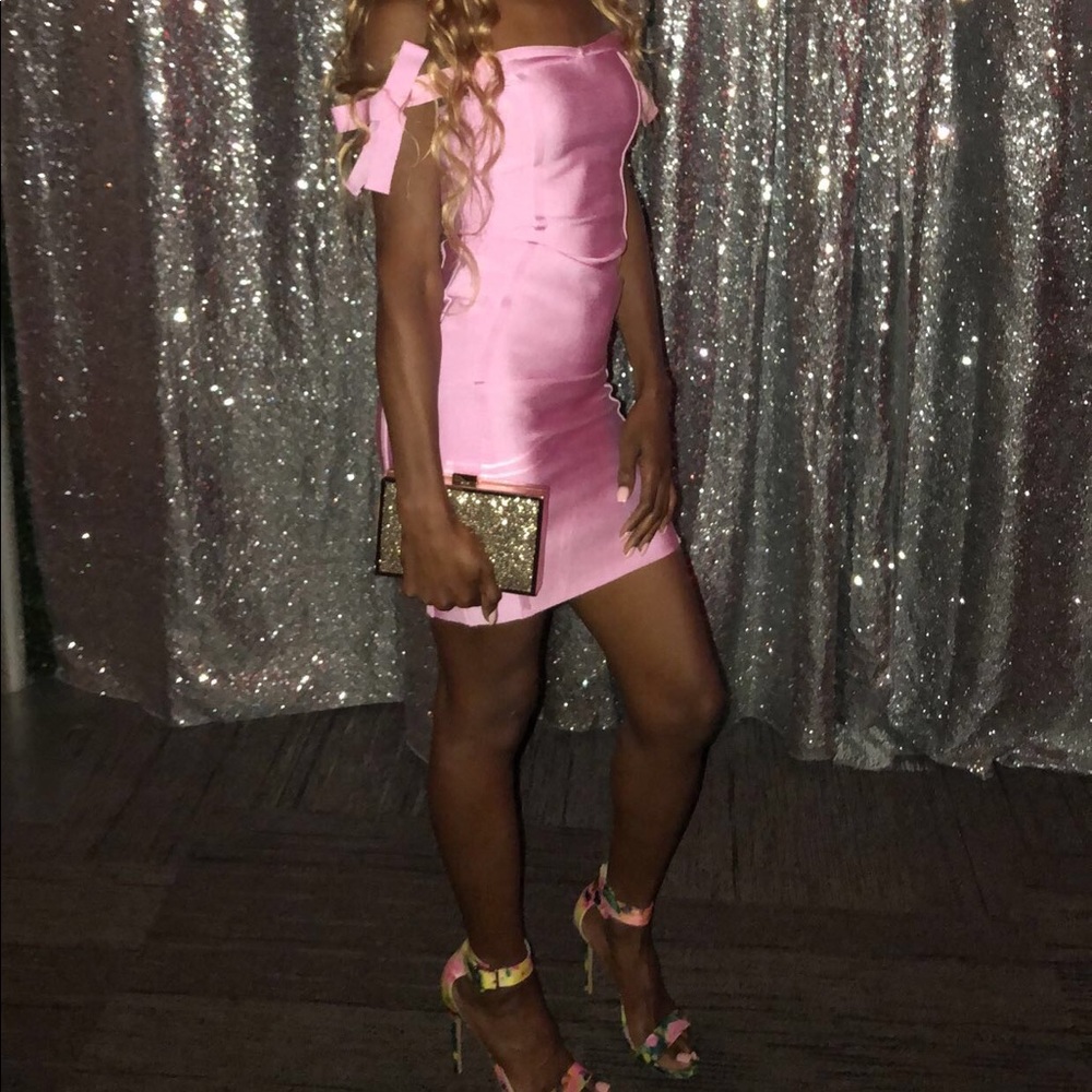 Off the shoulders bandage dress